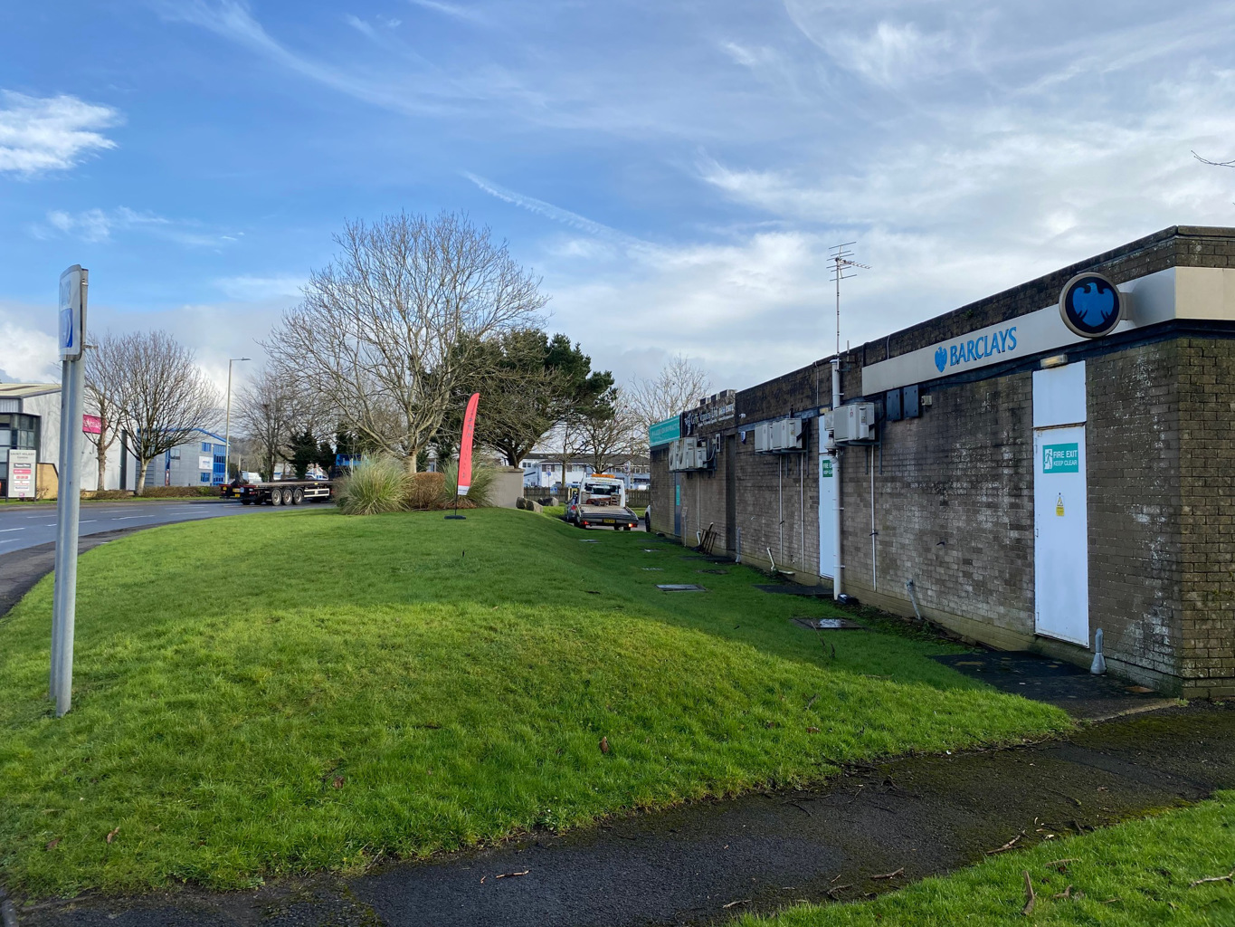 UNIT 5 BANK BUILDINGS, RETAIL QUARTER, BRIDGEND INDUSTRIAL ESTATE, BRIDGEND, CF31 3SB 65 DLP