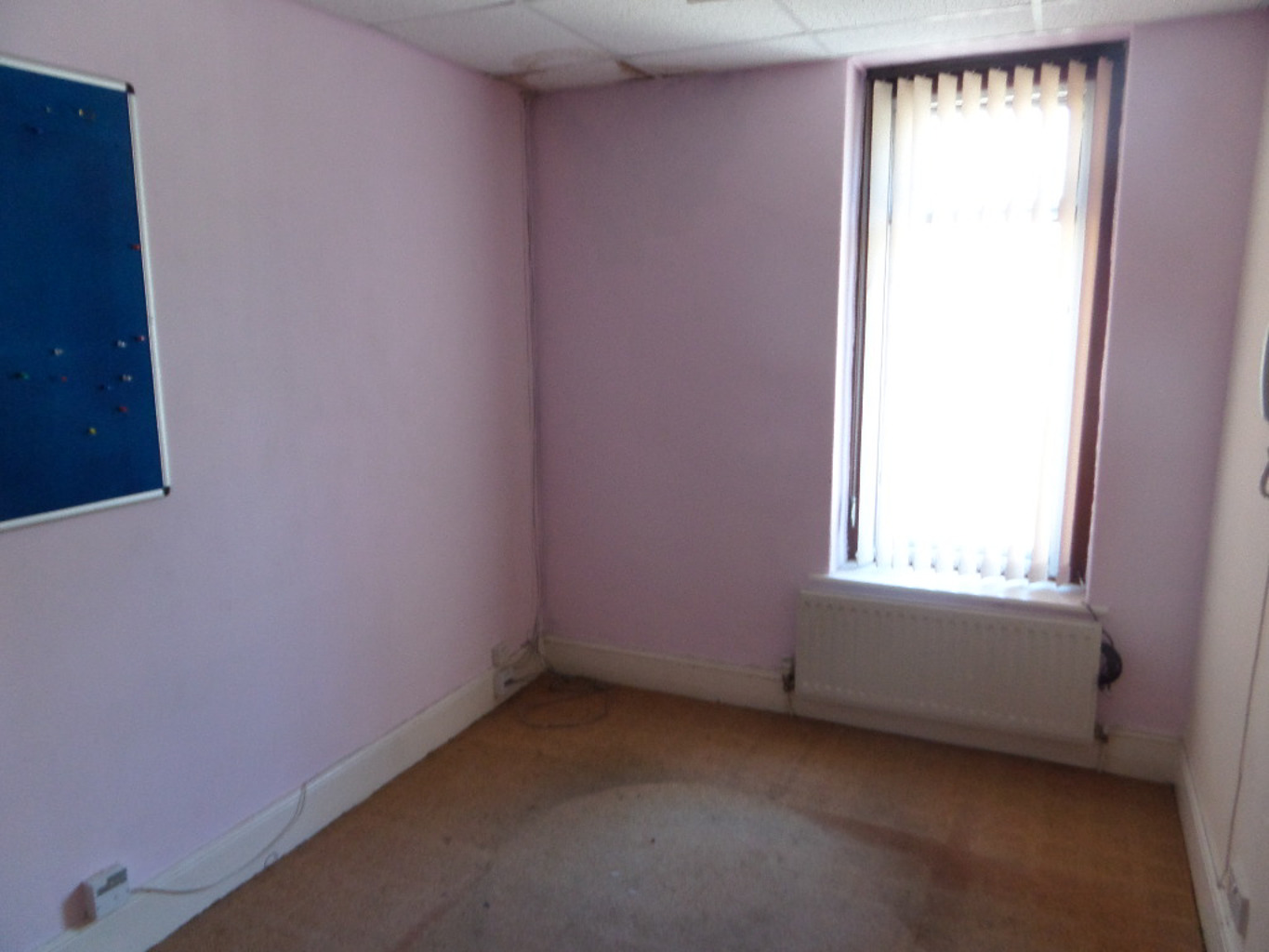 No. 7 VICTORIA AVENUE, PORTHCAWL, BRIDGEND, CF36 3HG 33 DLP Surveyors