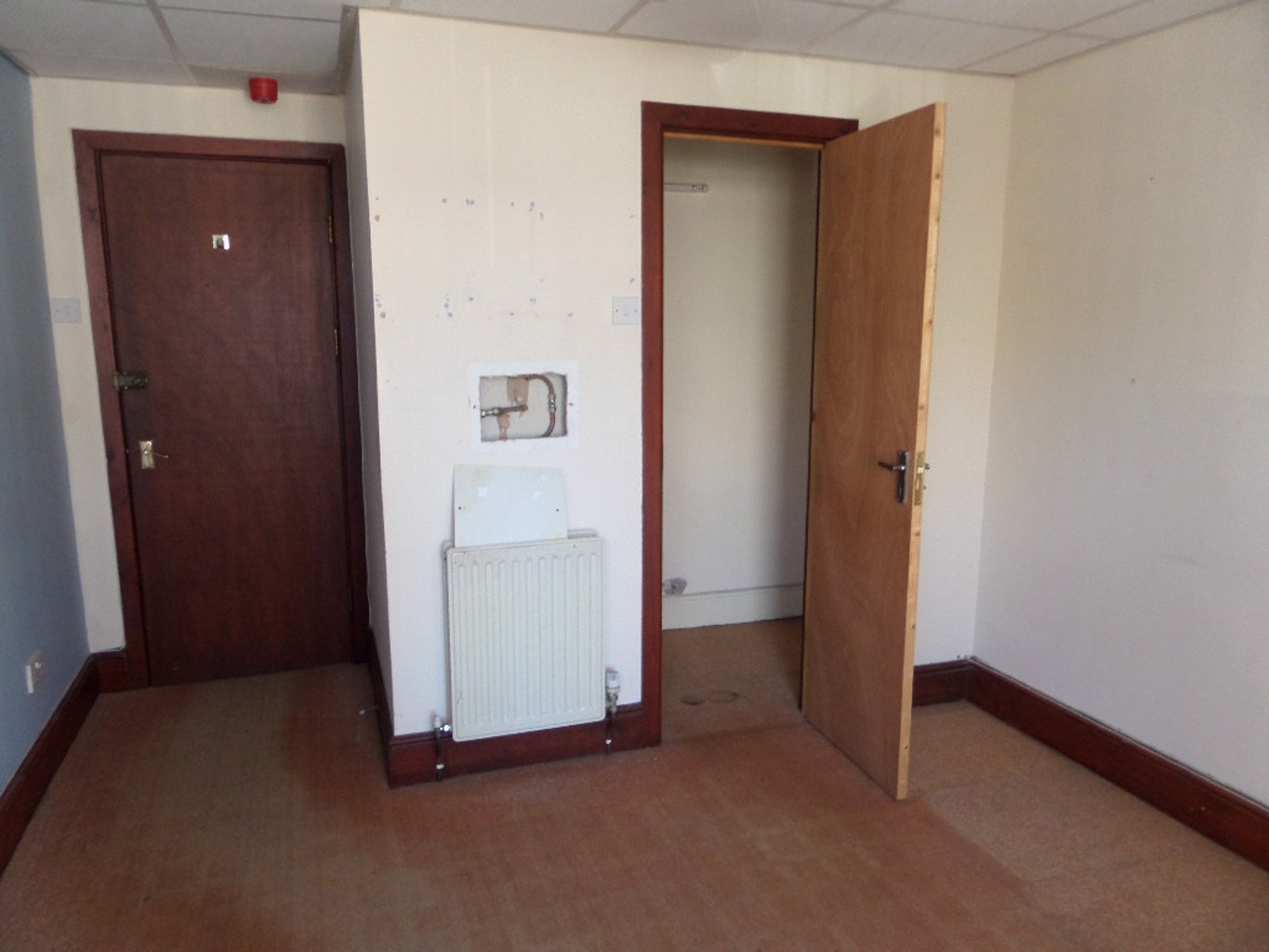 No. 7 VICTORIA AVENUE, PORTHCAWL, BRIDGEND, CF36 3HG 33 DLP Surveyors